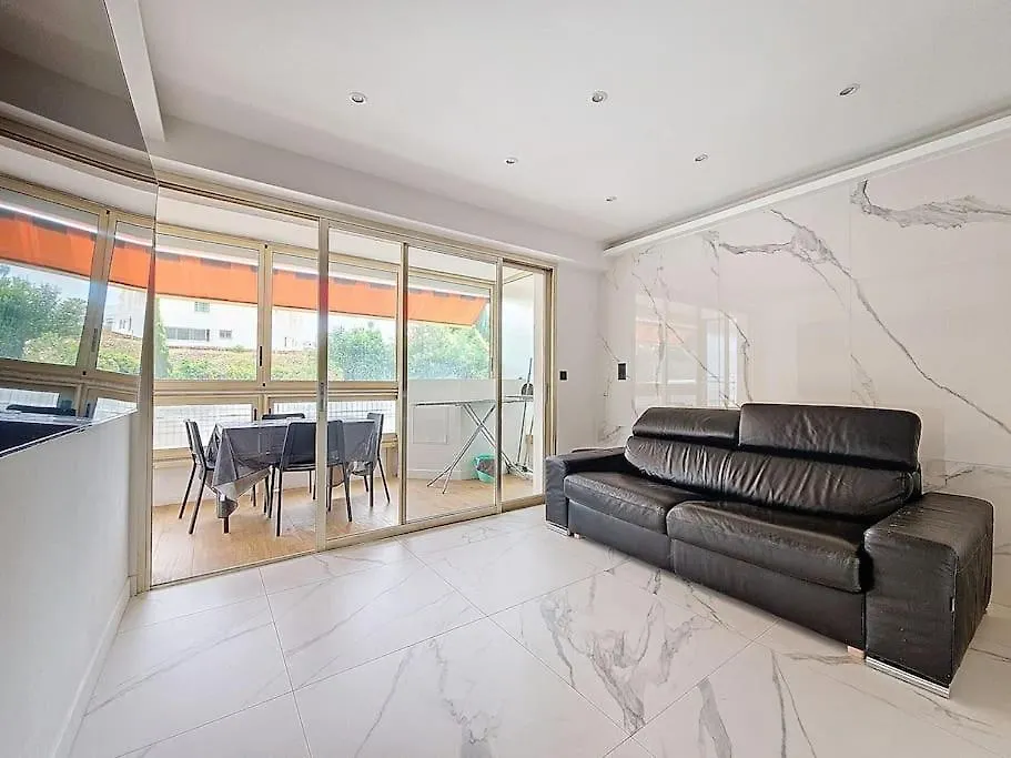 2 Pieces 35 M2 + 1 Veranda Antibes France
